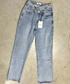 Ceros Criss Cross Boyfriend Jean Women