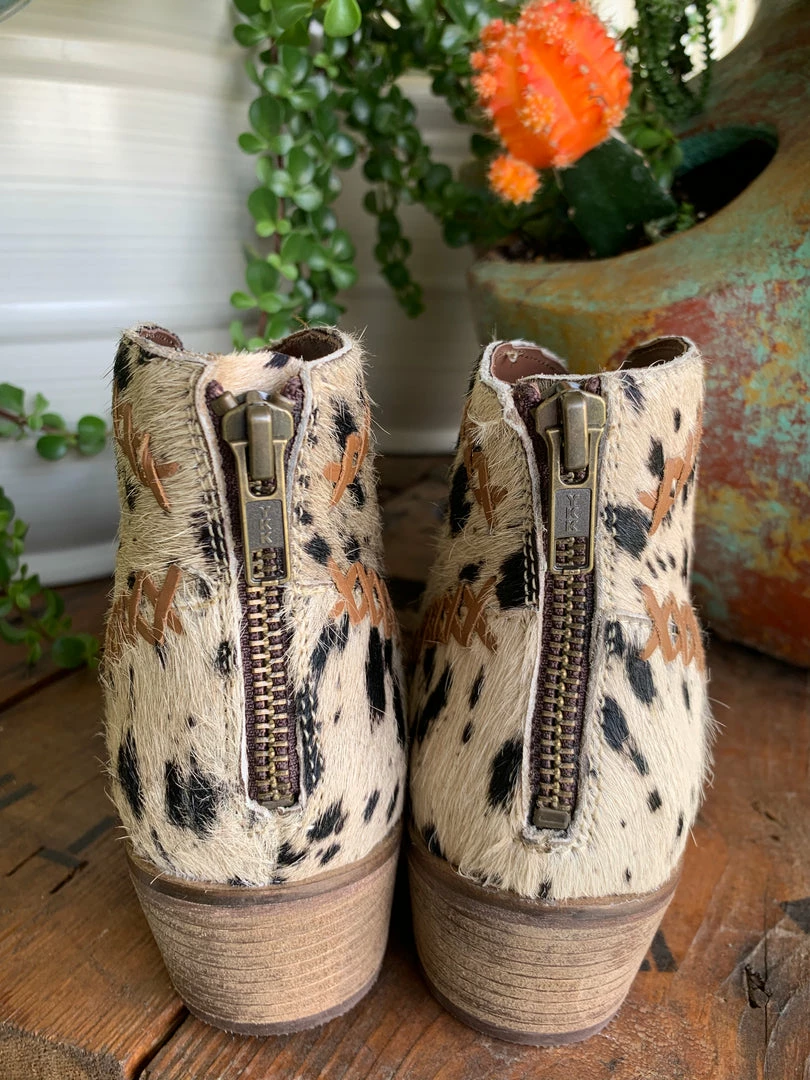 The Ranch House All Roads Lead Home Booties Shoes 5 The Ranch House All Roads Lead Home Booties Shoes