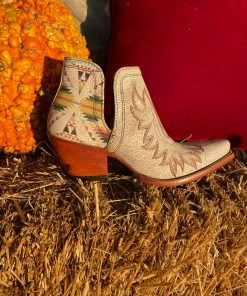 Women Ariat Dixon Pendleton In Crackled White/Falcon Cove
