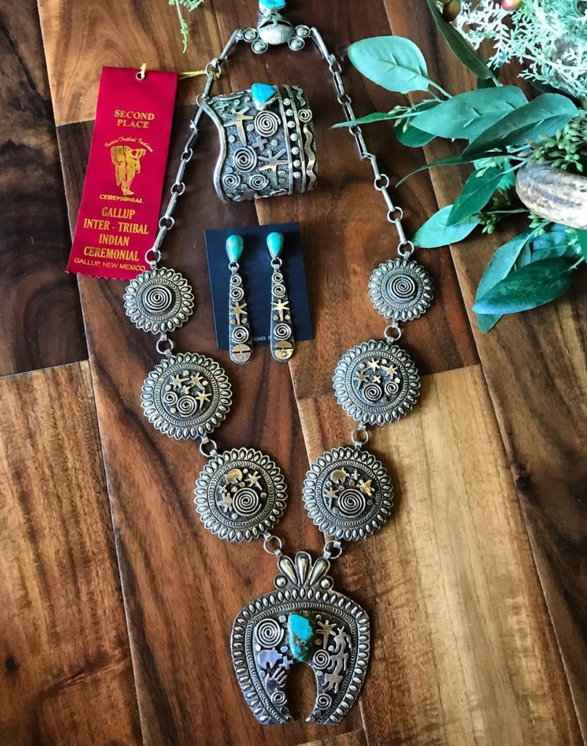 The Ranch House Petroglyph Turquoise Set Accessories 3 The Ranch House Petroglyph Turquoise Set Accessories