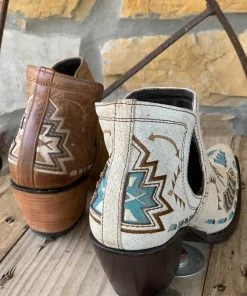 The Ranch House Ariat Dixon Aztec Bootie In Crackled White